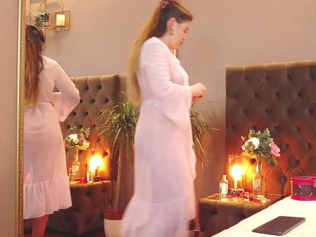 Live sex webcam photo for LizSomerset #276694405