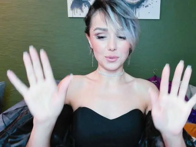 Live sex webcam photo for LizaBest #277018822