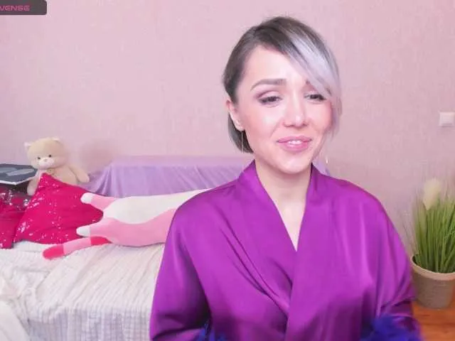 Live sex webcam photo for LizaBest #277067954