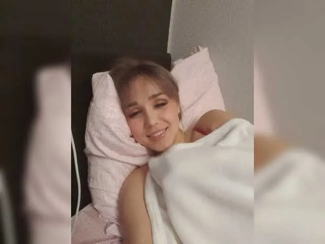 Live sex webcam photo for LizaBest #277444510