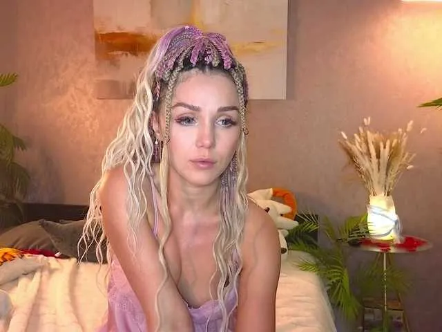 Live sex webcam photo for LizaBest #291322540