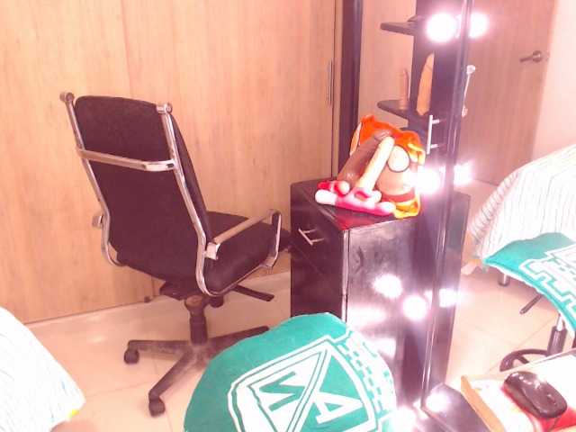 Live sex webcam photo for LizaDouson #272533843