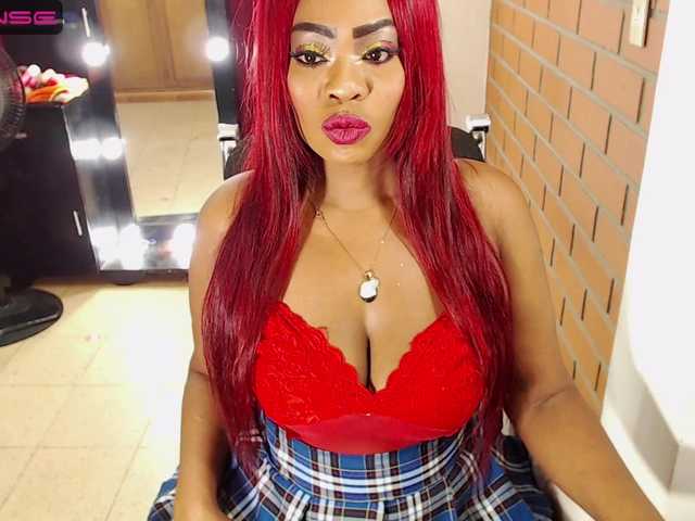 Live sex webcam photo for LizaDouson #275452430