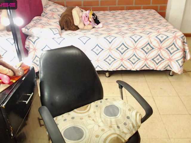 Live sex webcam photo for LizaDouson #275917062