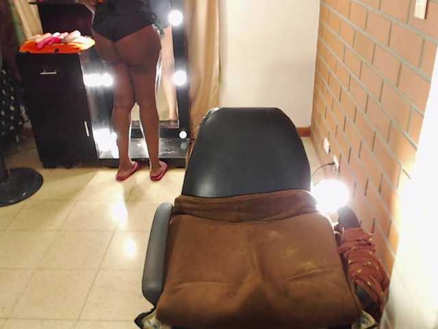 Live sex webcam photo for LizaDouson #276692677