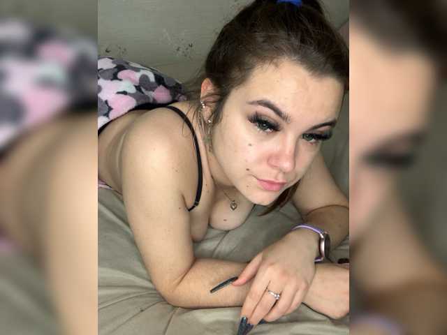 Live sex webcam photo for LizaHot #276345863