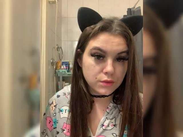 Live sex webcam photo for LizaHot #276471384