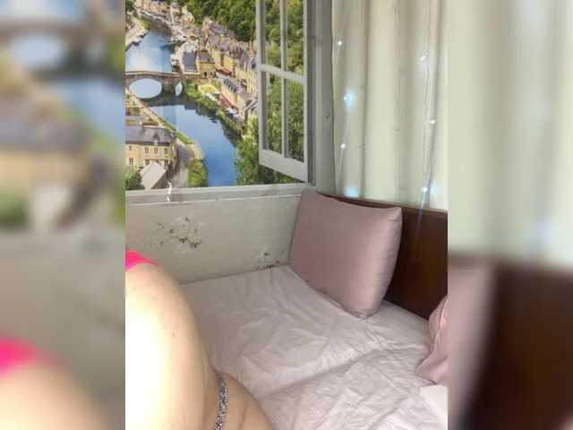 Live sex webcam photo for LizaHot #276583607