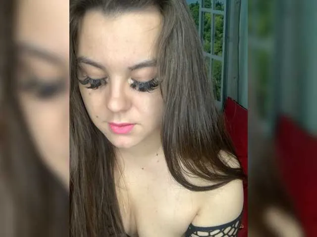 Live sex webcam photo for LizaHot #276784697