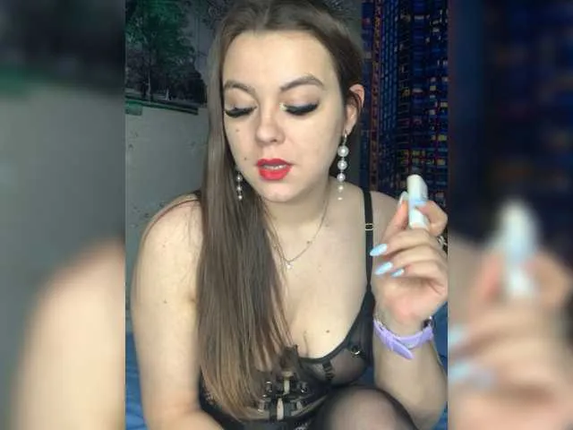 Live sex webcam photo for LizaHot #277279400