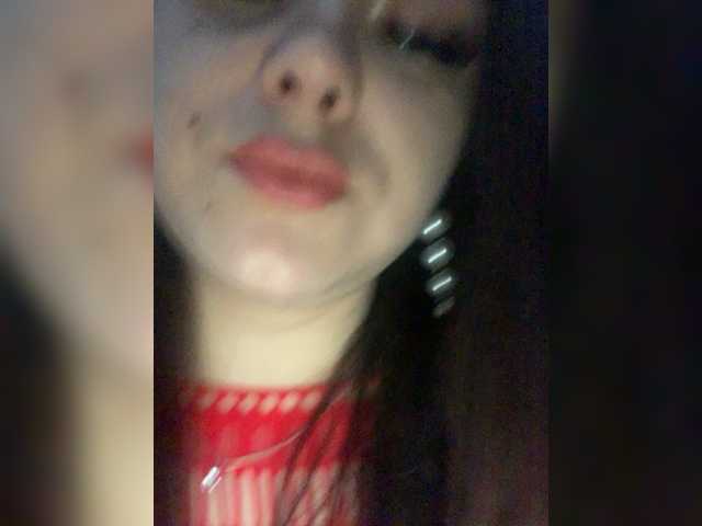 Live sex webcam photo for LizaHot #277337199