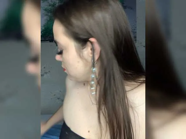 Live sex webcam photo for LizaHot #277356608