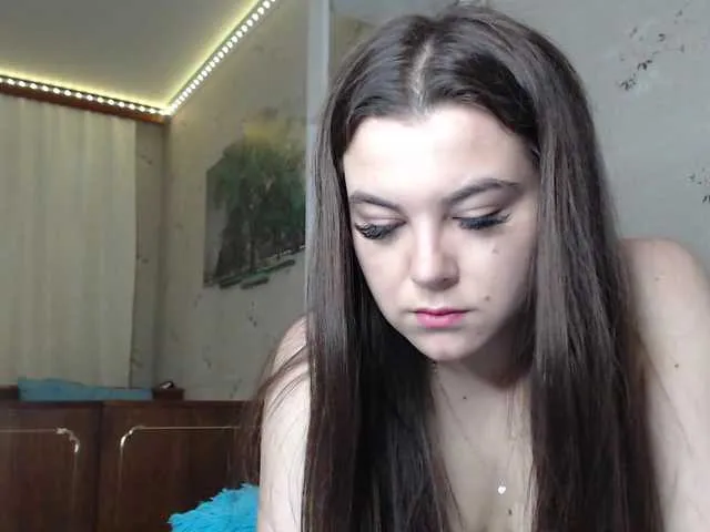 Live sex webcam photo for LizaHot #277965432