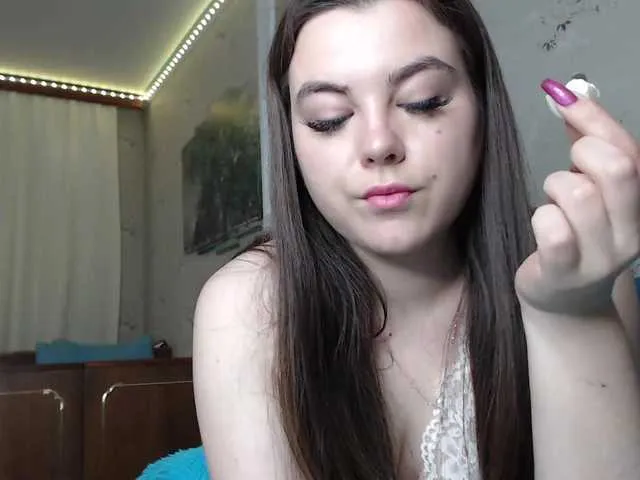 Live sex webcam photo for LizaHot #277986284