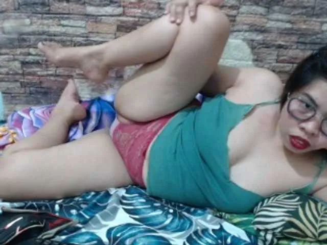 Live sex webcam photo for LizaMae302 #292257865