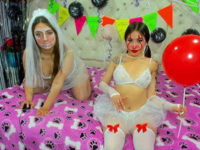 Live sex webcam photo for LizzAndAnnie #276610075