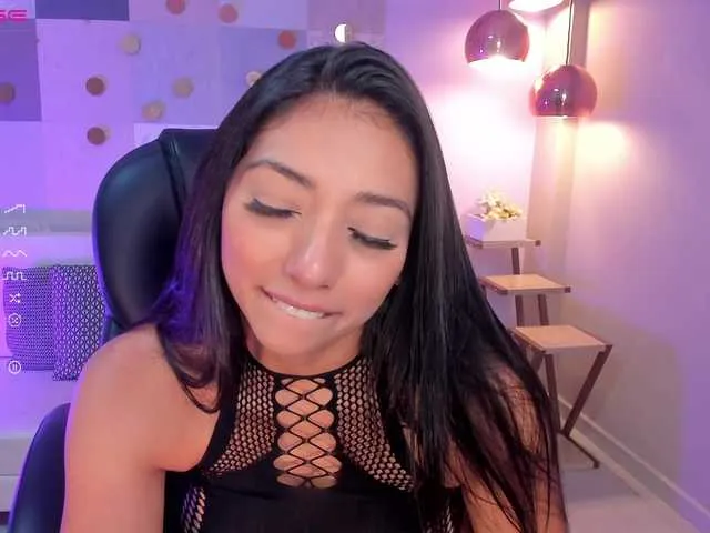 Live sex webcam photo for LizzHamilton #275577317