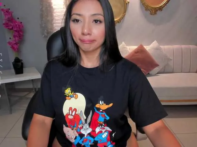 Live sex webcam photo for LizzHamilton #276001140
