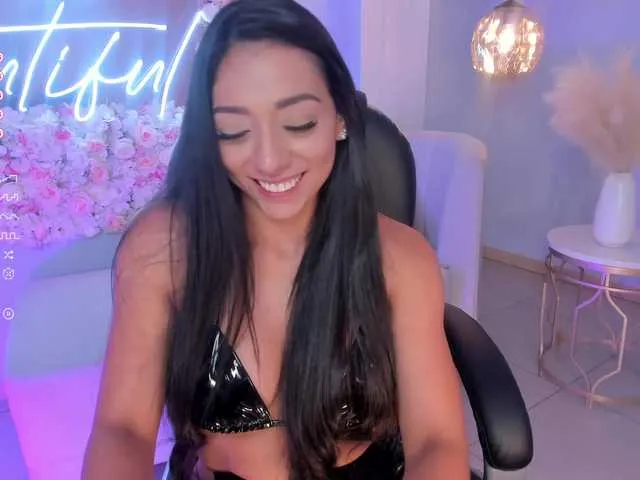 Live sex webcam photo for LizzHamilton #276141267
