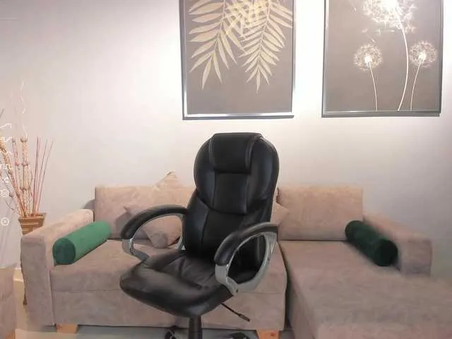 Live sex webcam photo for LizzHamilton #276489300
