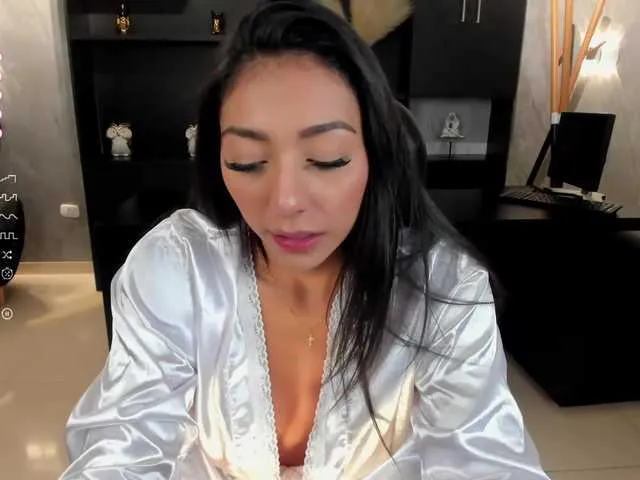 Live sex webcam photo for LizzHamilton #276910681