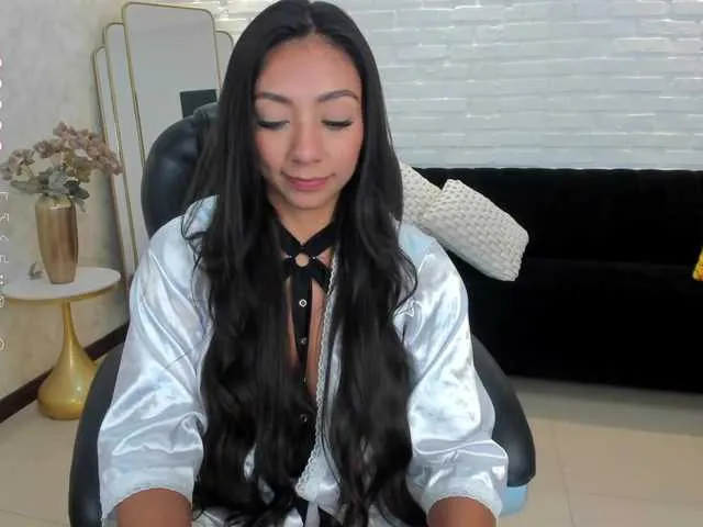 Live sex webcam photo for LizzHamilton #277363138