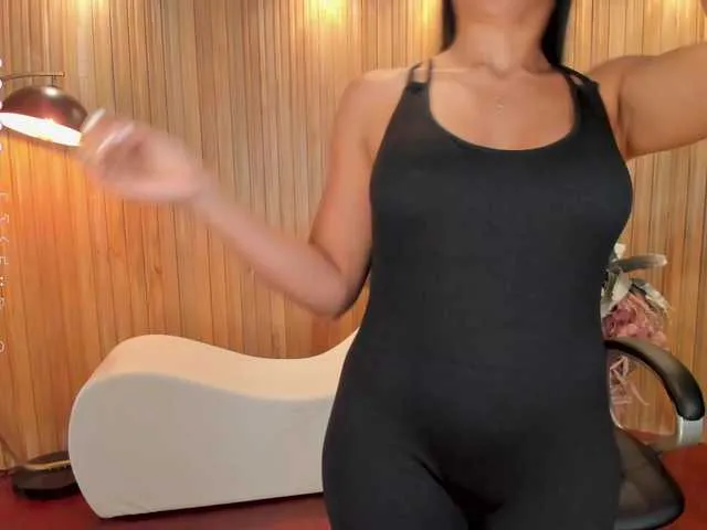 Live sex webcam photo for LizzHamilton #277456943