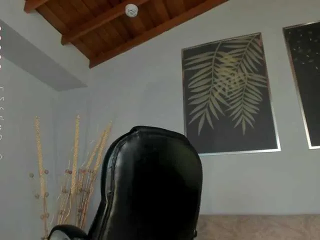 Live sex webcam photo for LizzHamilton #277811848