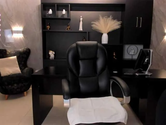 Live sex webcam photo for LizzHamilton #278215806