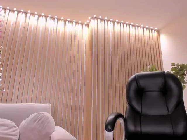 Live sex webcam photo for LizzHamilton #291335591