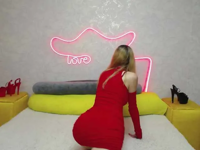 Live sex webcam photo for LizzieBrait #292041553