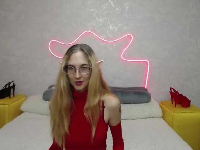 Live sex webcam photo for LizzieBrait #292054877