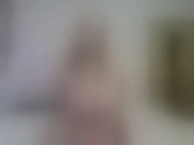 Live sex webcam photo for LizzieBrait #293016462