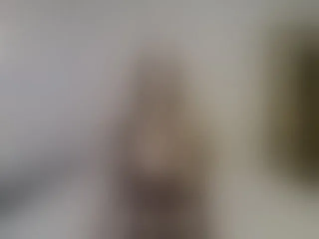 Live sex webcam photo for LizzieBrait #293055473
