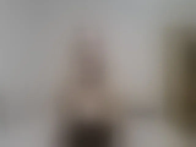 Live sex webcam photo for LizzieBrait #293404123