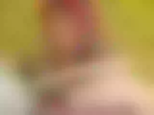 Live sex webcam photo for LizzieGolden #291369456