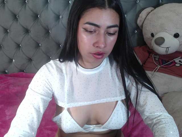 Live sex webcam photo for LizzieWills #278276010