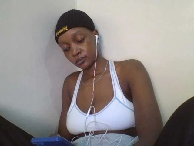 Live sex webcam photo for Lizzy-naughty #278131088