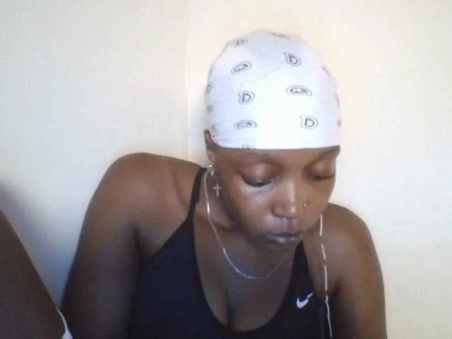 Live sex webcam photo for Lizzy-naughty #278157216