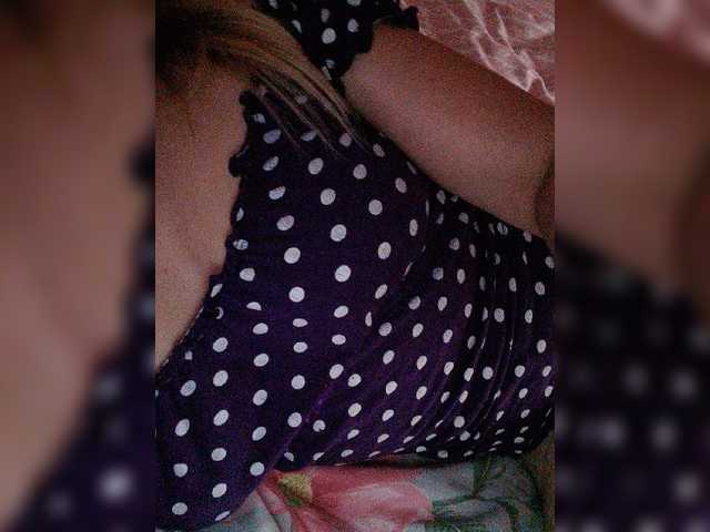 Live sex webcam photo for Lizzy2002 #275510863