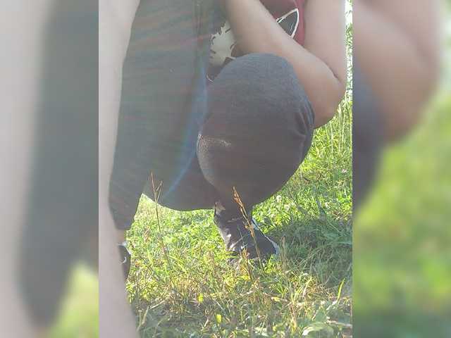 Live sex webcam photo for Lizzy2002 #275663043