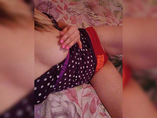 Live sex webcam photo for Lizzy2002 #276809846