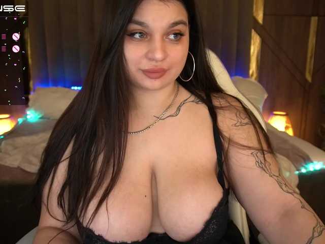 Live sex webcam photo for LizzyyLiz #277425752