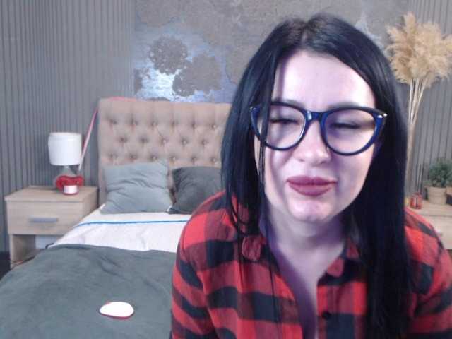 Live sex webcam photo for LleslieFlow #272333068