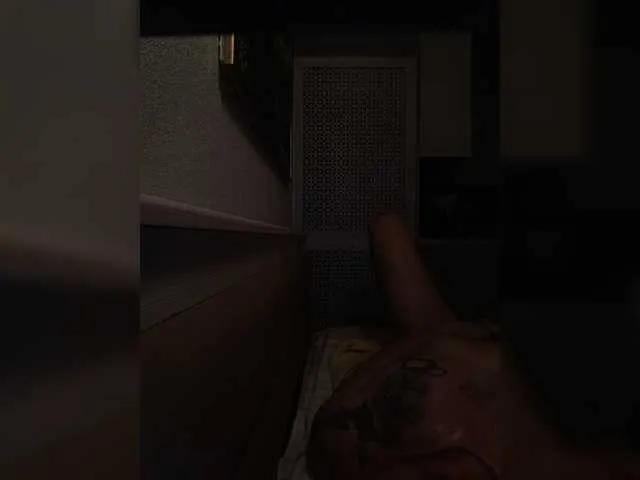 Live sex webcam photo for LocoCat13 #277864501