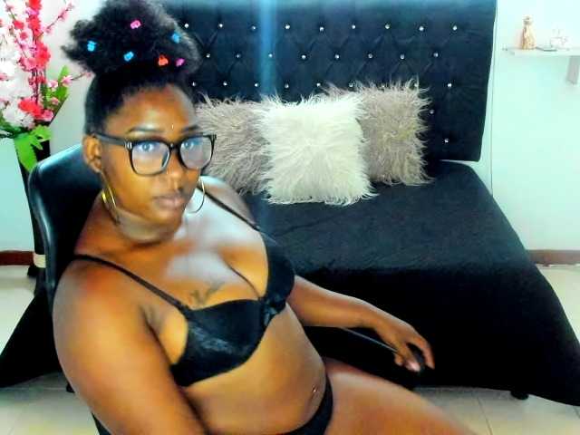 Live sex webcam photo for Loiusa-bella #274072970