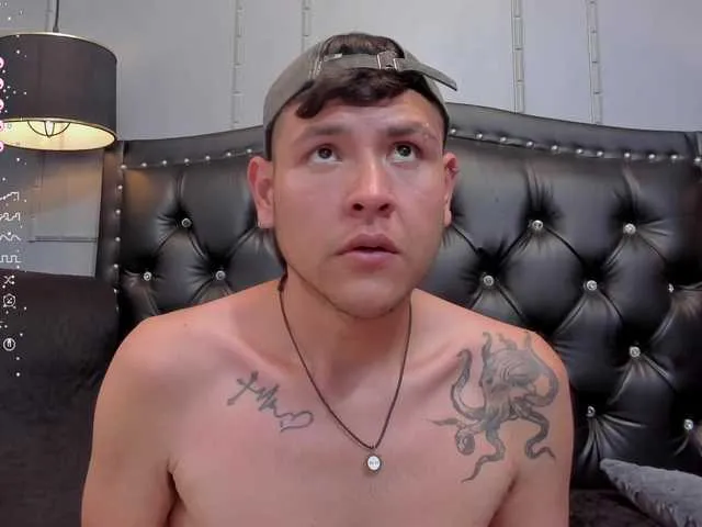 Live sex webcam photo for LokiAndMarck #277486457