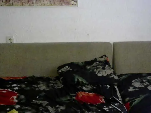 Live sex webcam photo for Lola-Aella13 #289330992
