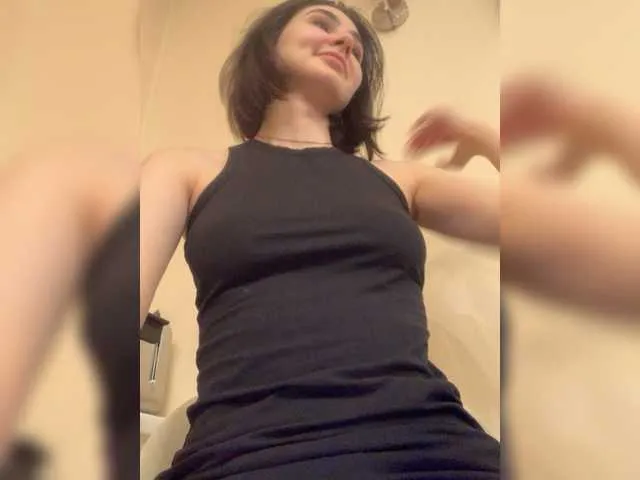 Live sex webcam photo for Lola-li #276643430