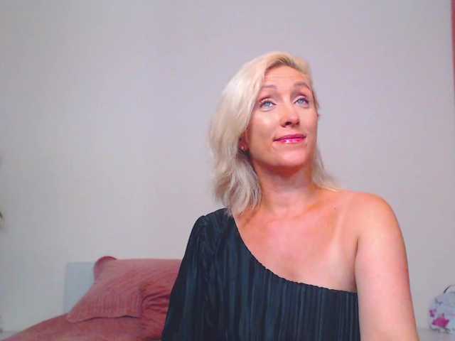 Live sex webcam photo for Lola-Nelson #282810816